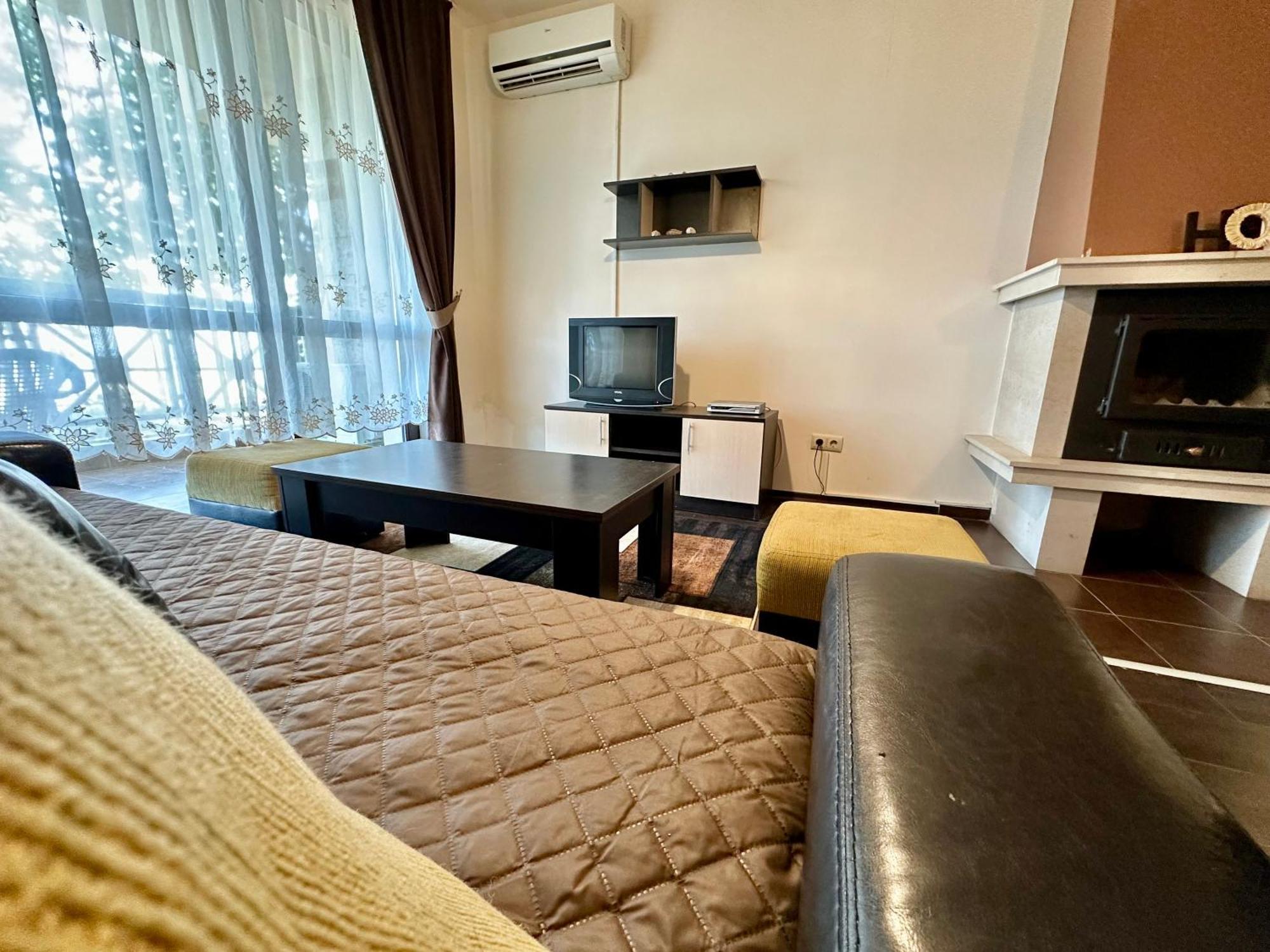 Menada Imperial Heights Villas Sunny Beach Exterior photo